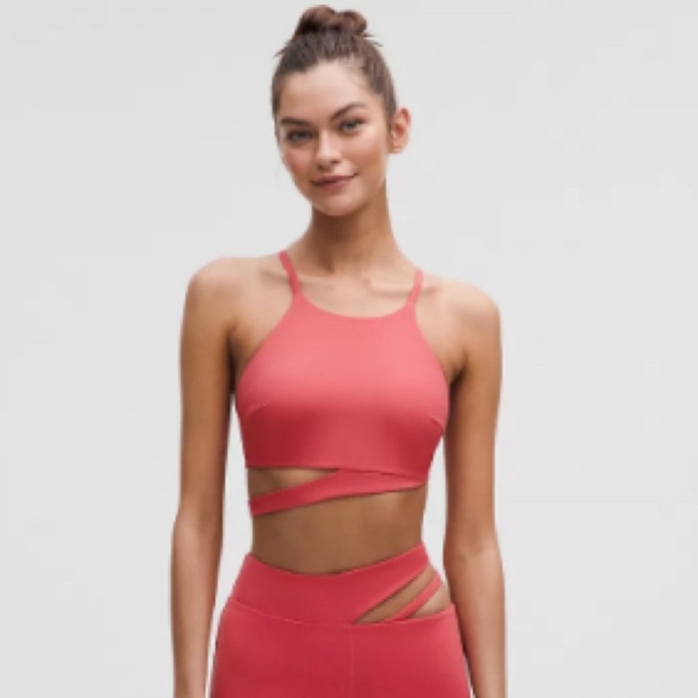 Lululemon Athletica Light Weight Ultralu cut out sports bra